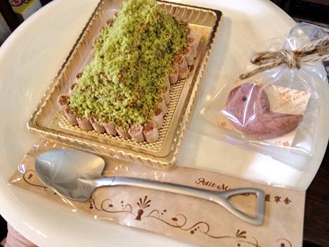 ならまち菓子工房プティ・マルシェ&ぷちまるカフェの古墳ケーキ