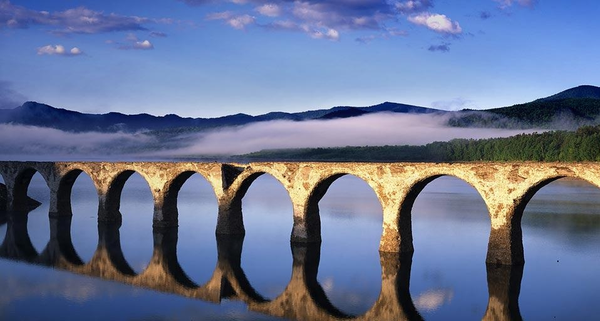 大学生が夏休みに行きたいオススメ日本の絶景│北海道のタウシュベツ橋梁