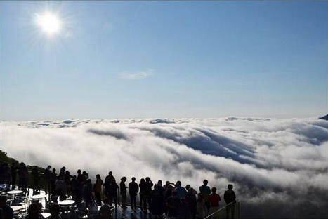 大学生が夏休みに行きたいオススメ日本の絶景│北海道の雲海テラス